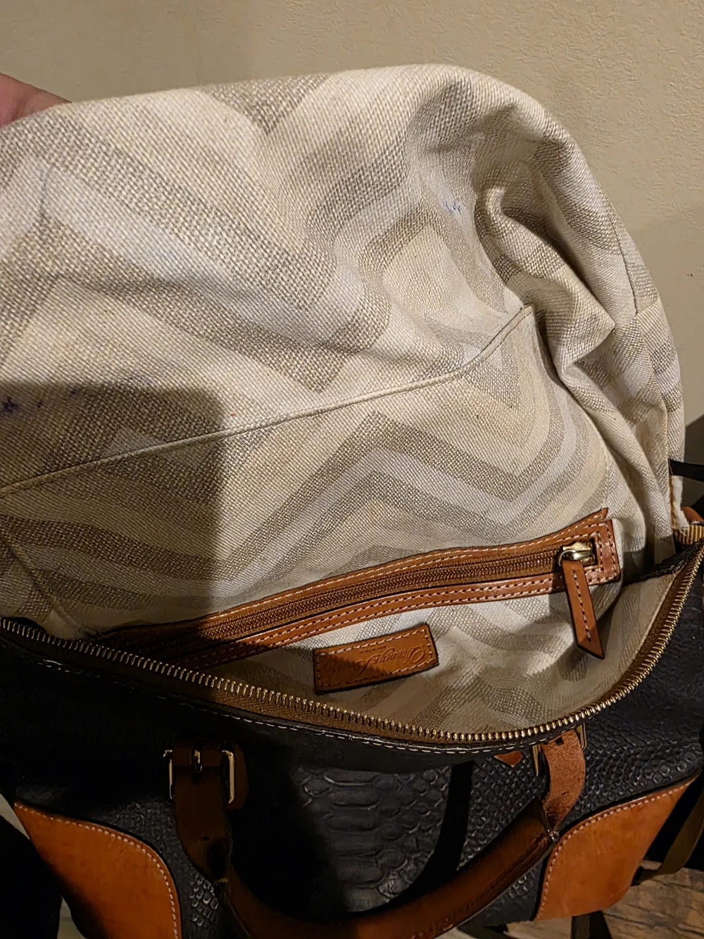 Satchel - Picture 7 of 8